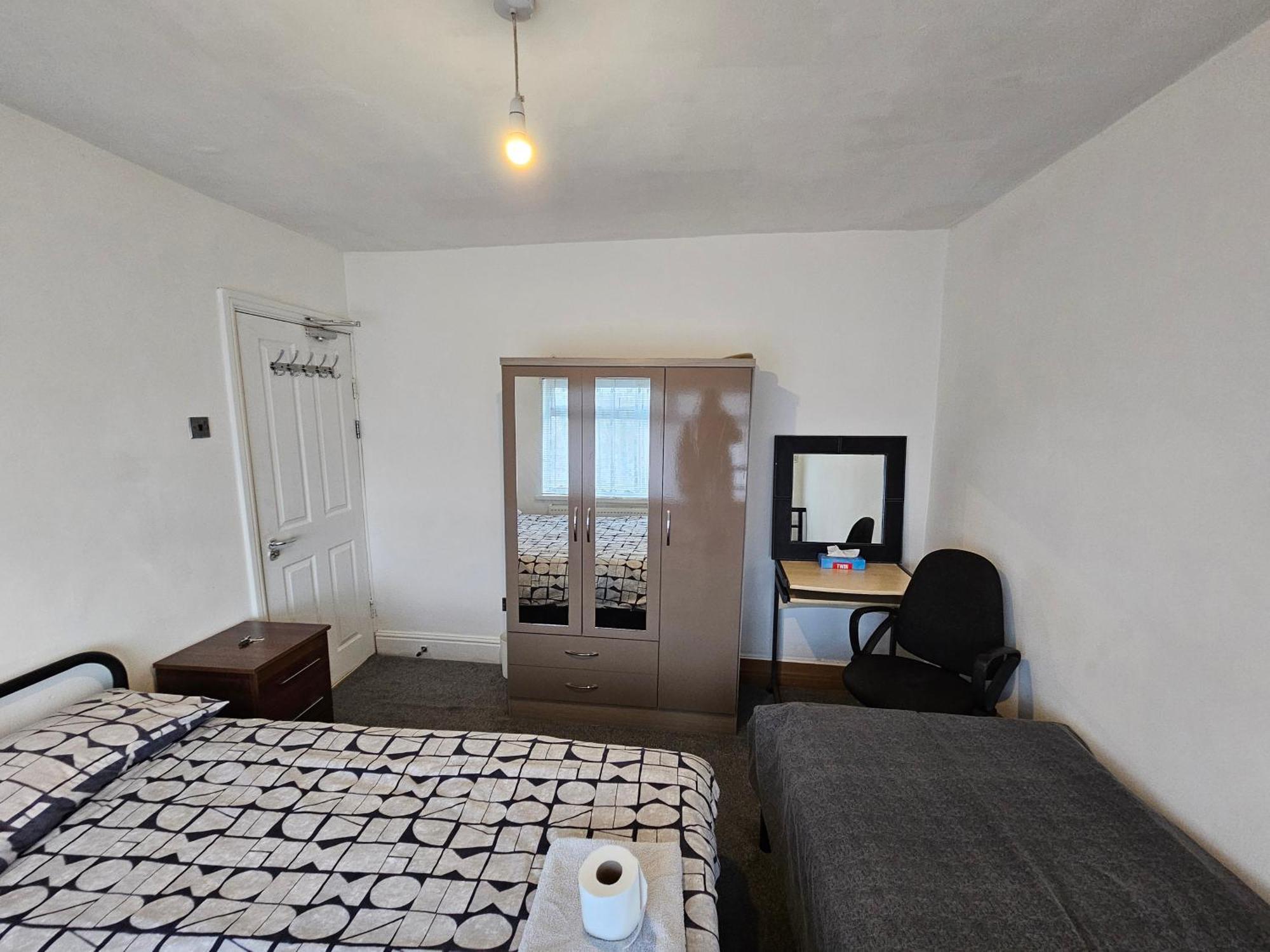 Monyhull Homestay - Near City Centre Kingsheath Nia Nec Bhx Birmingham Exterior foto